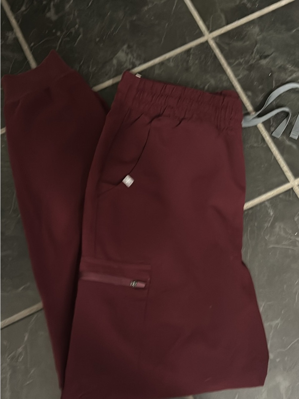 Figs Women's Burgundy Elastic-Waist Jogger Pants